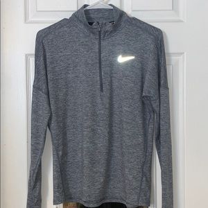 NIKE WOMENS QUARTER ZIP